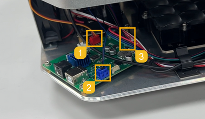 Nuova scheda Auto-Feeder installata nella Phrozen Sonic Mega 8K S con connettori evidenziati