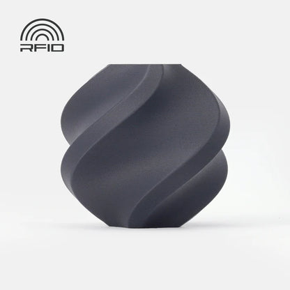 Filamento PLA-CF Bambu Lab: rigidità superiore, finitura opaca e facile stampa. Ideale per prototipi funzionali e design. Compatibile con X1, P1, A1 e AMS.